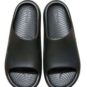 Crocs Mens Size 8 Womens 10 Sandals Slip Ons Relaxed Fit Memory Foam Beach Day